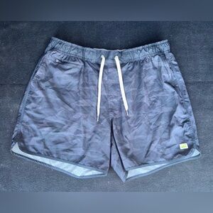 Men’s Vuori Banks Short Size XL